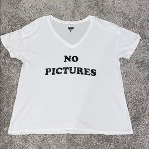Junk Food “NO PICTURES” 📸 V-neck T-shirt
